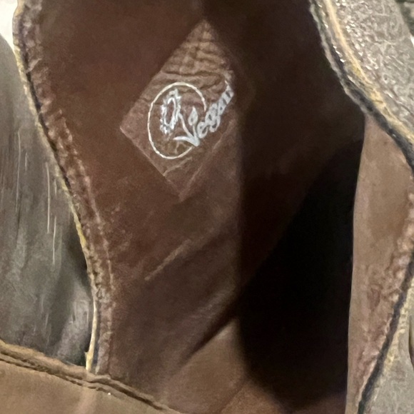 Blowfish NWOT never worn vegan ladies booty size size 10 gray with gold inlay - Picture 10 of 12